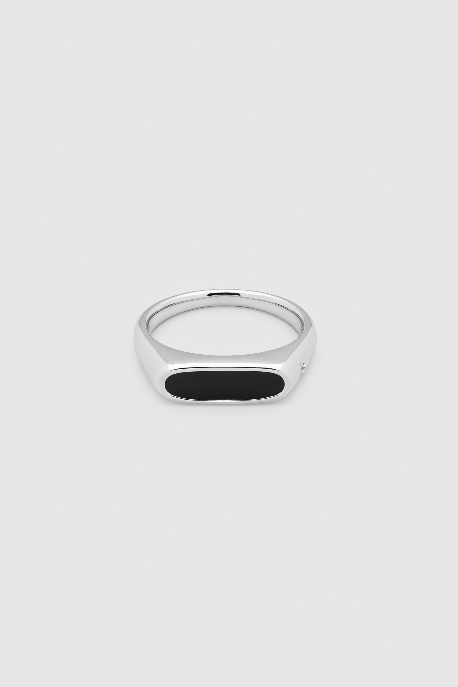 Tom Wood Mario Ring Onyx 925 Sterling silver | WoodWood.com