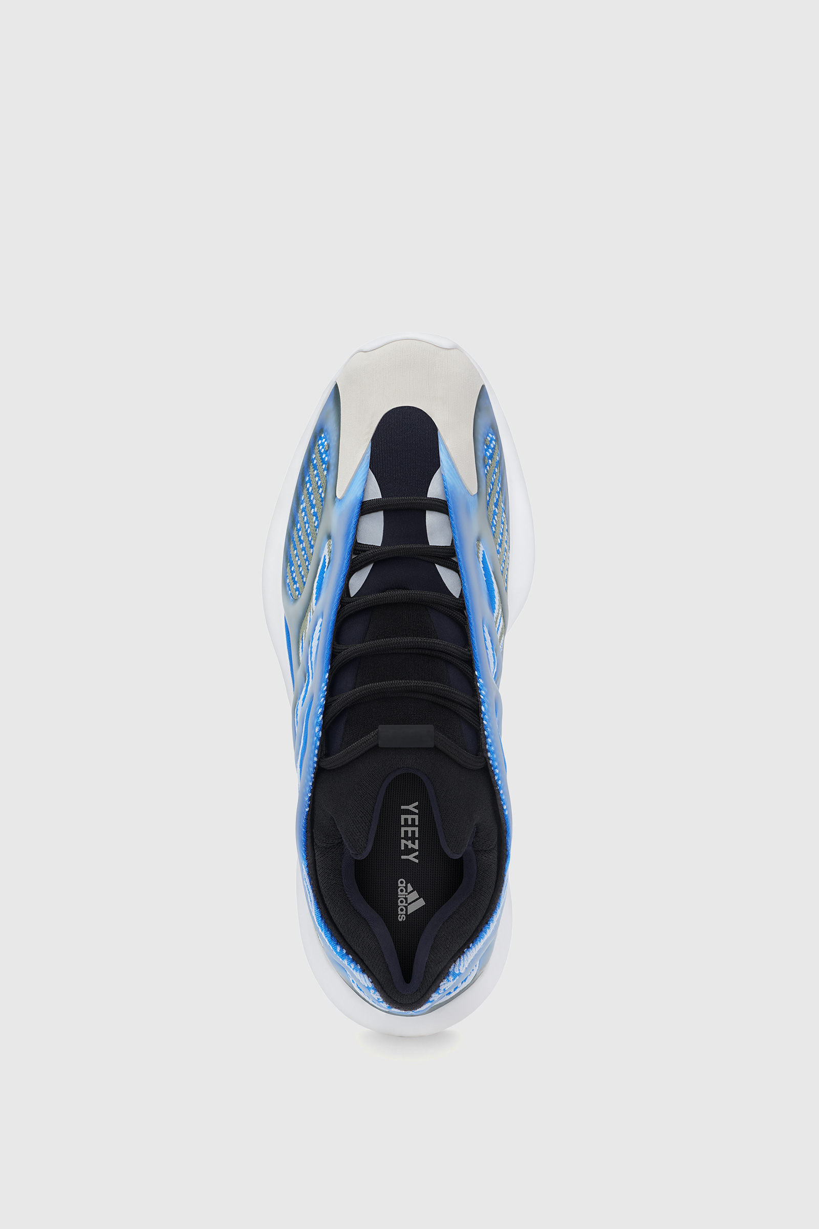 what size to get yeezy 700