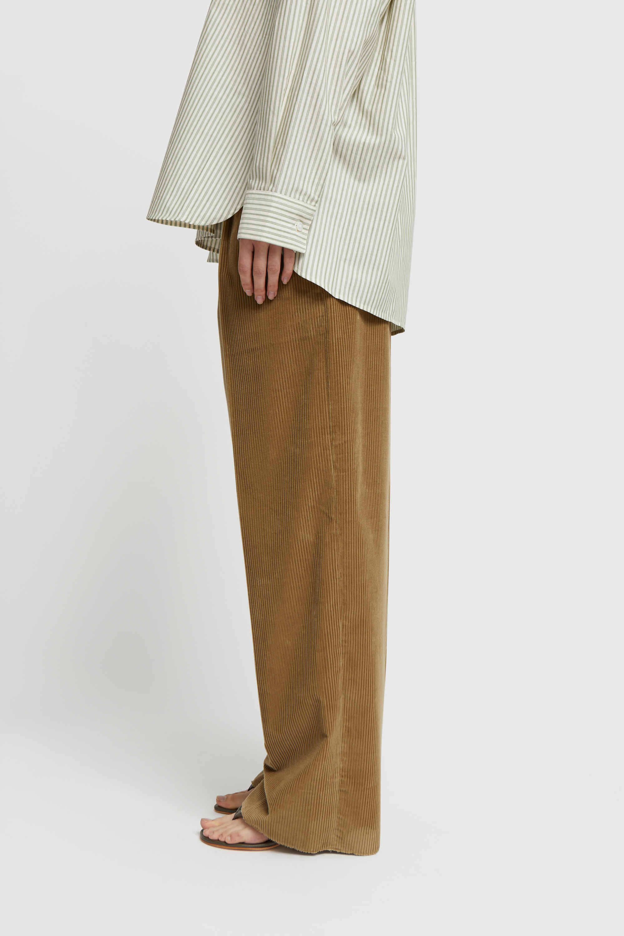 CristaSeya Corduroy Pleated Cropped Trousers Light Khaki