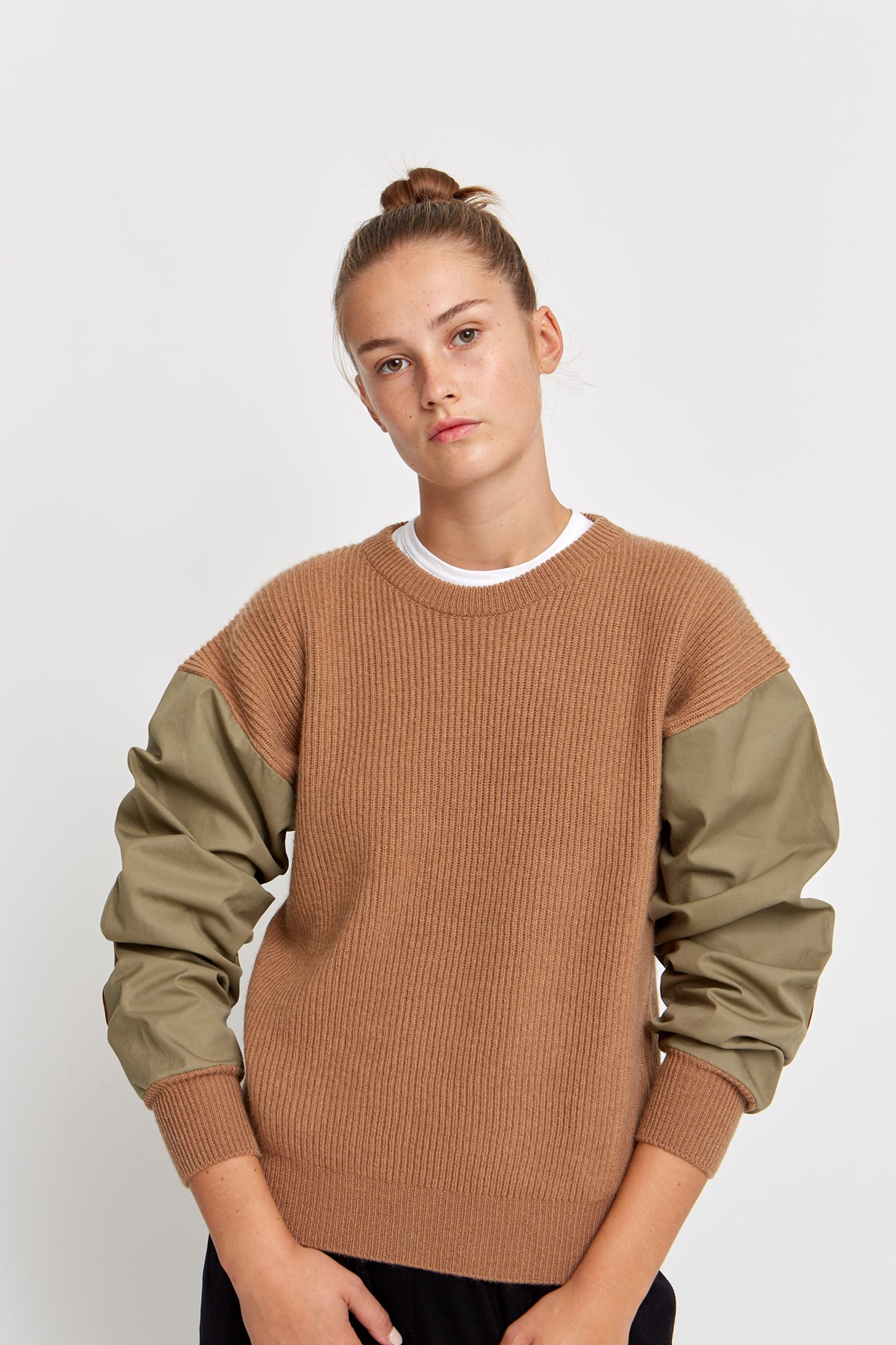 Leather knitwear & sweatshirt