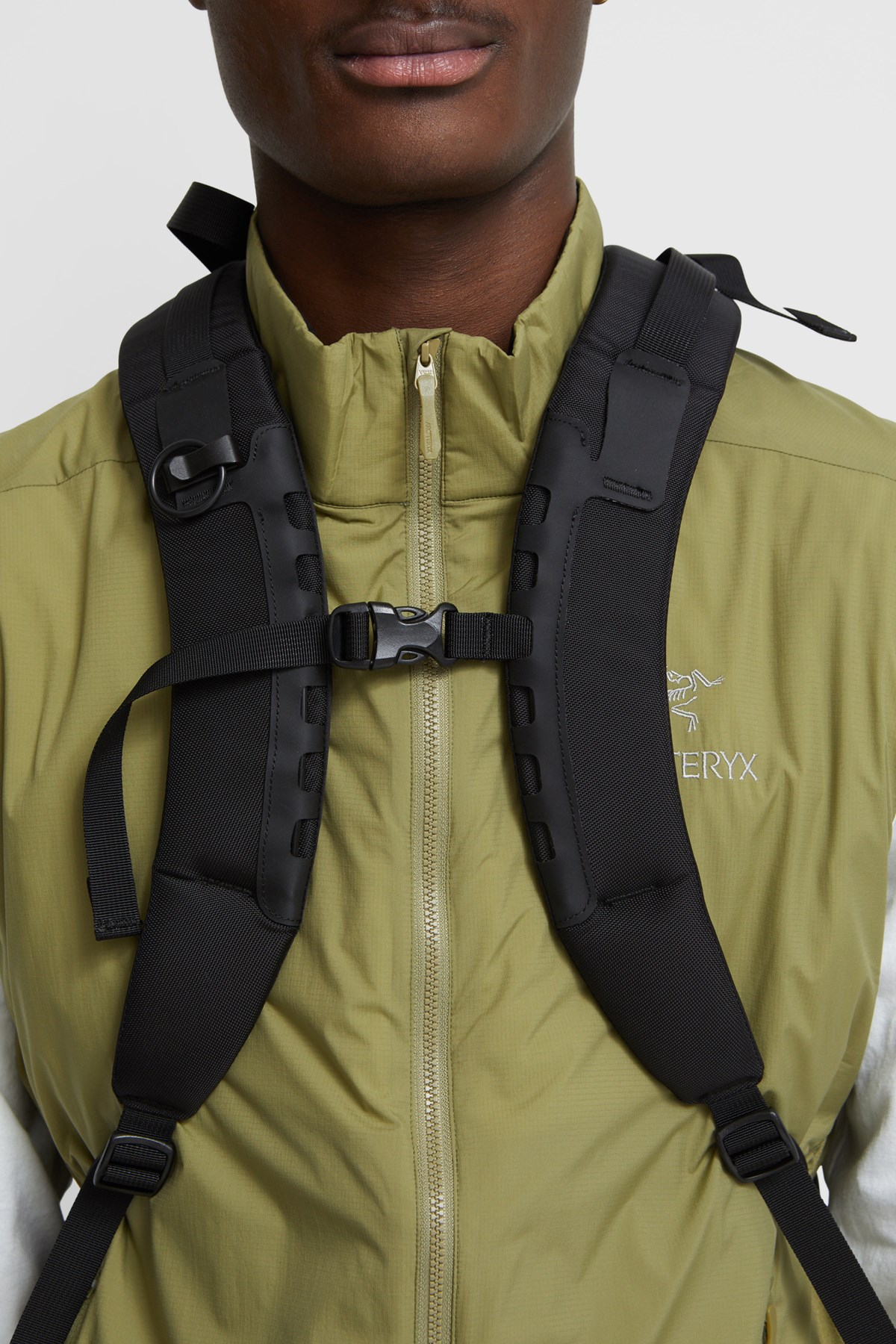 Arc'teryx Arro 22L Backpack 24K Black