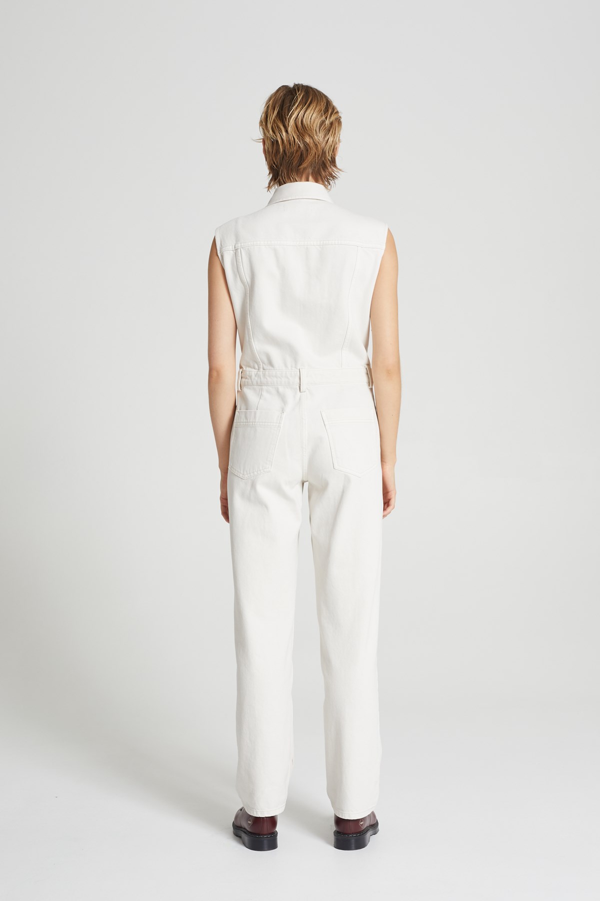 Amazon.com: [BLANKNYC] Womens Sleeveless Belted White Denim Jumpsuit,  Stylish & Designer Clothing, Head in The Clouds, Small : Clothing, Shoes &  Jewelry
