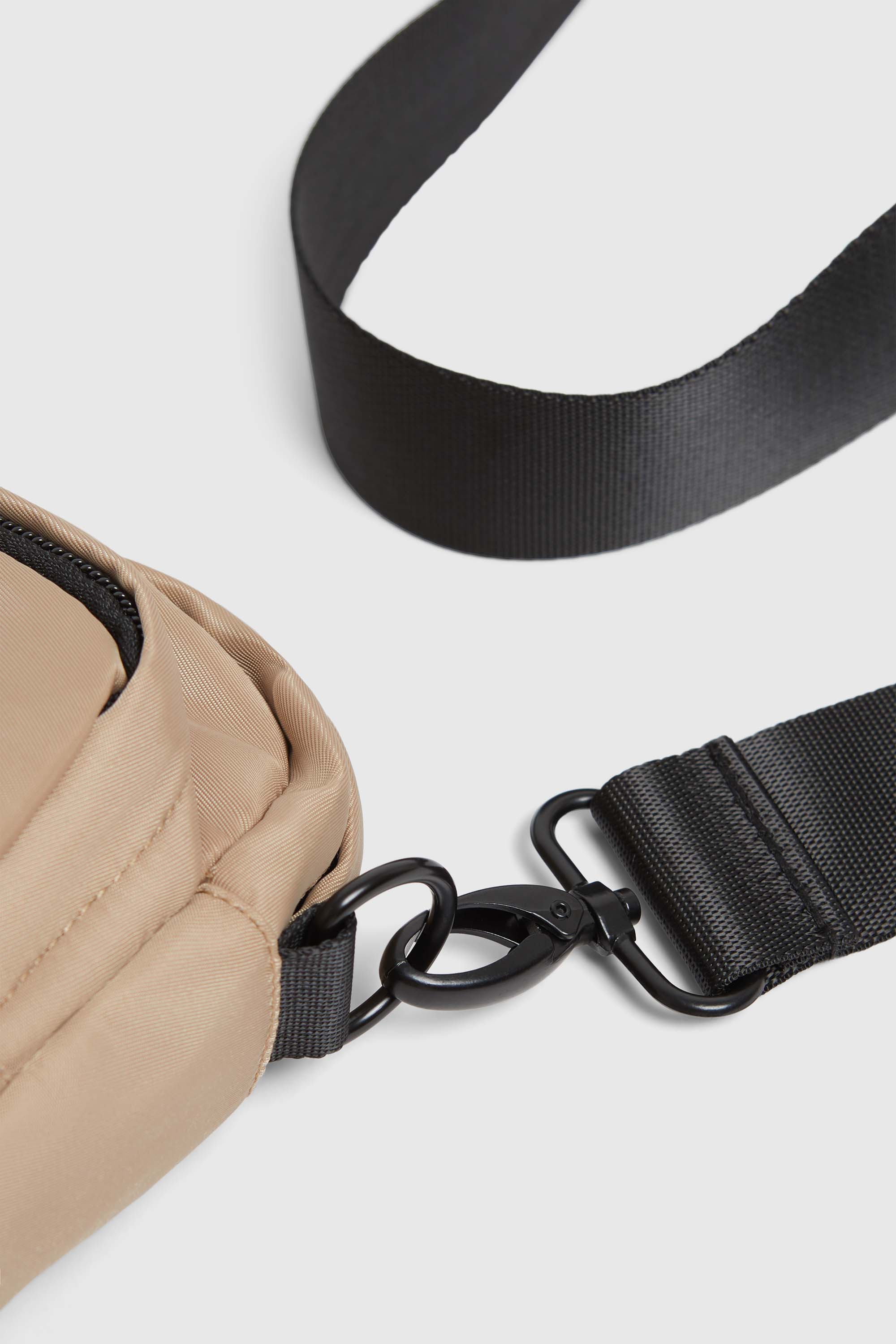 Uniqlo Single Strap Backpack Review